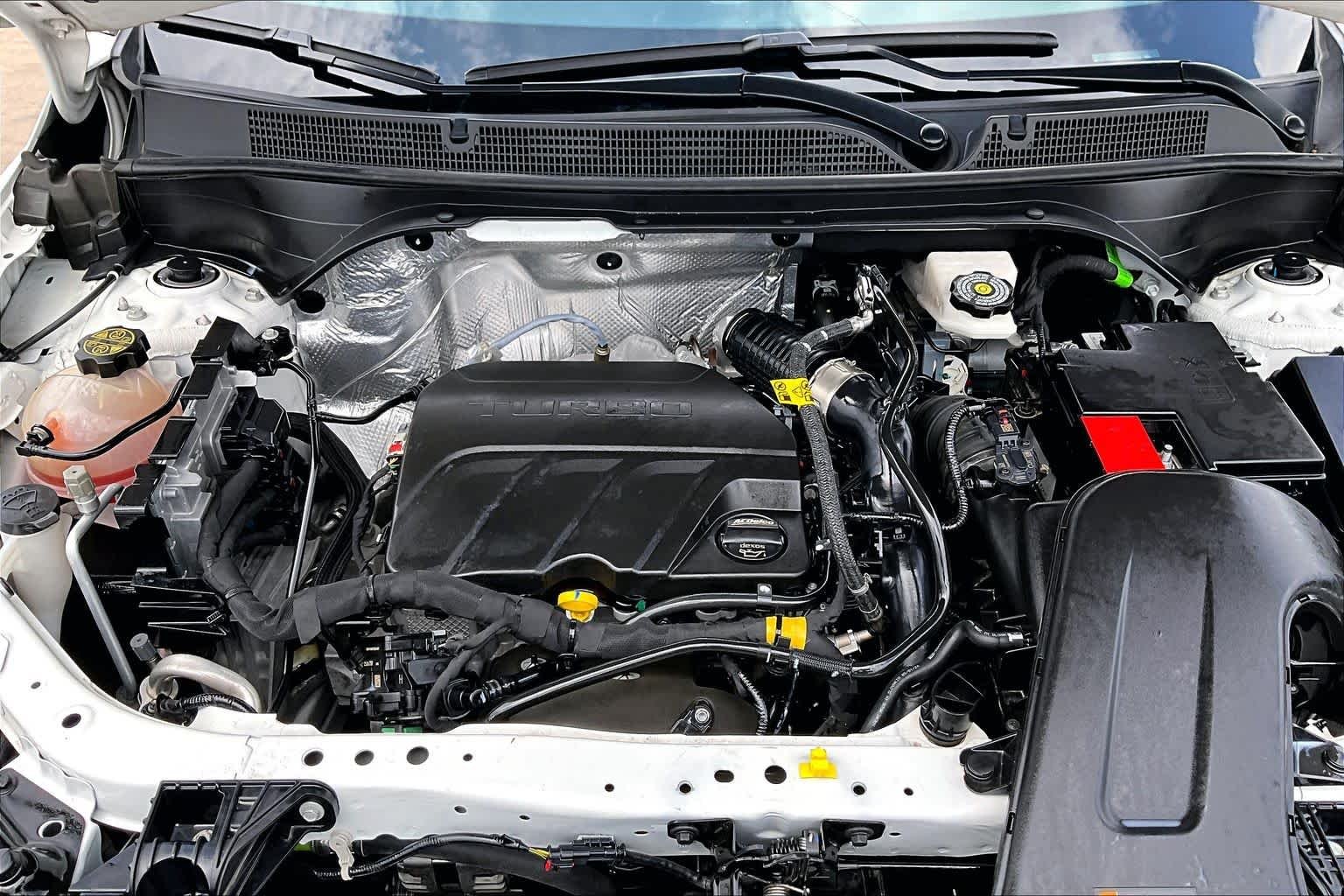Used 2025 Summit White Buick Sport Touring image 32