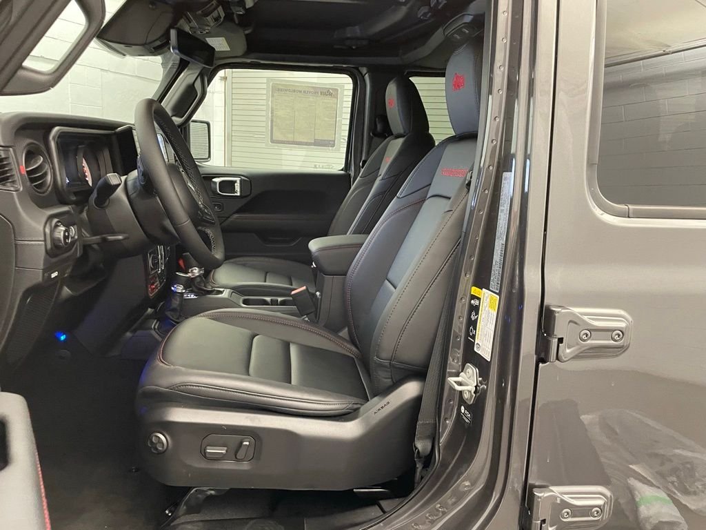New 2026 Granite Crystal Metallic Clear-Coat Exterior Paint Jeep Rubicon X AEV JT370 image 22