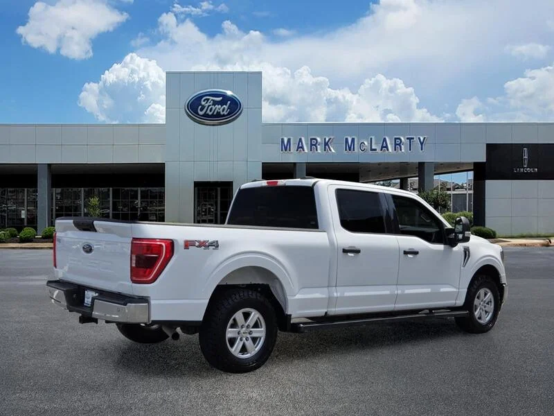 Used 2023 WHITE FORD XLT 4WD SUPERCREW 5.5