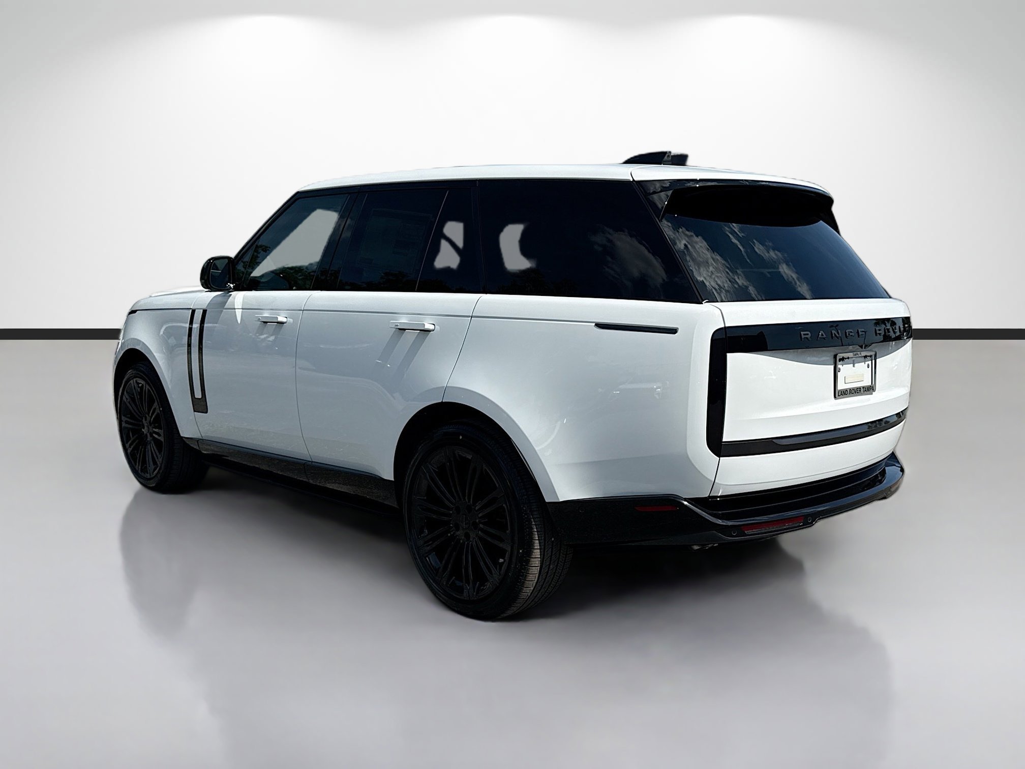 New 2026 Fuji White Land Rover SE image 3