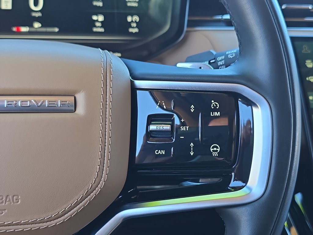 Used 2024 Green Land Rover SE image 19