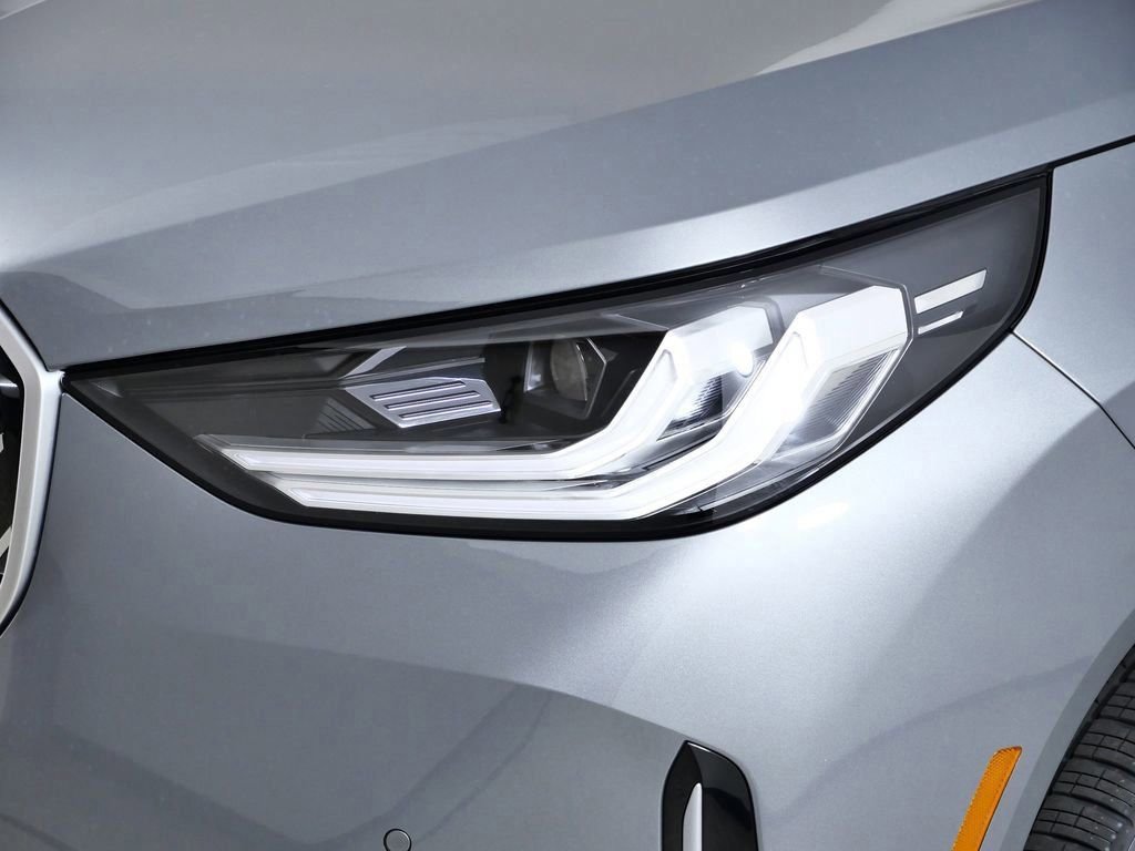 Used 2026 Skyscraper Grey Metallic BMW 30 xDrive image 4