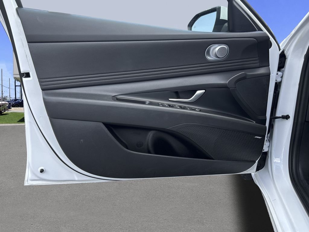 2024 Hyundai Elantra Limited - Photo 16