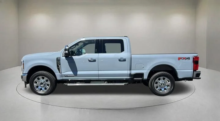 New 2026 Glacier Gray Metallic Tri-Coat Ford F-250® Lariat® image 3