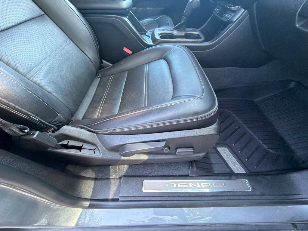 Used 2021 SATIN STEEL METALLIC GMC 4WD Denali image 43