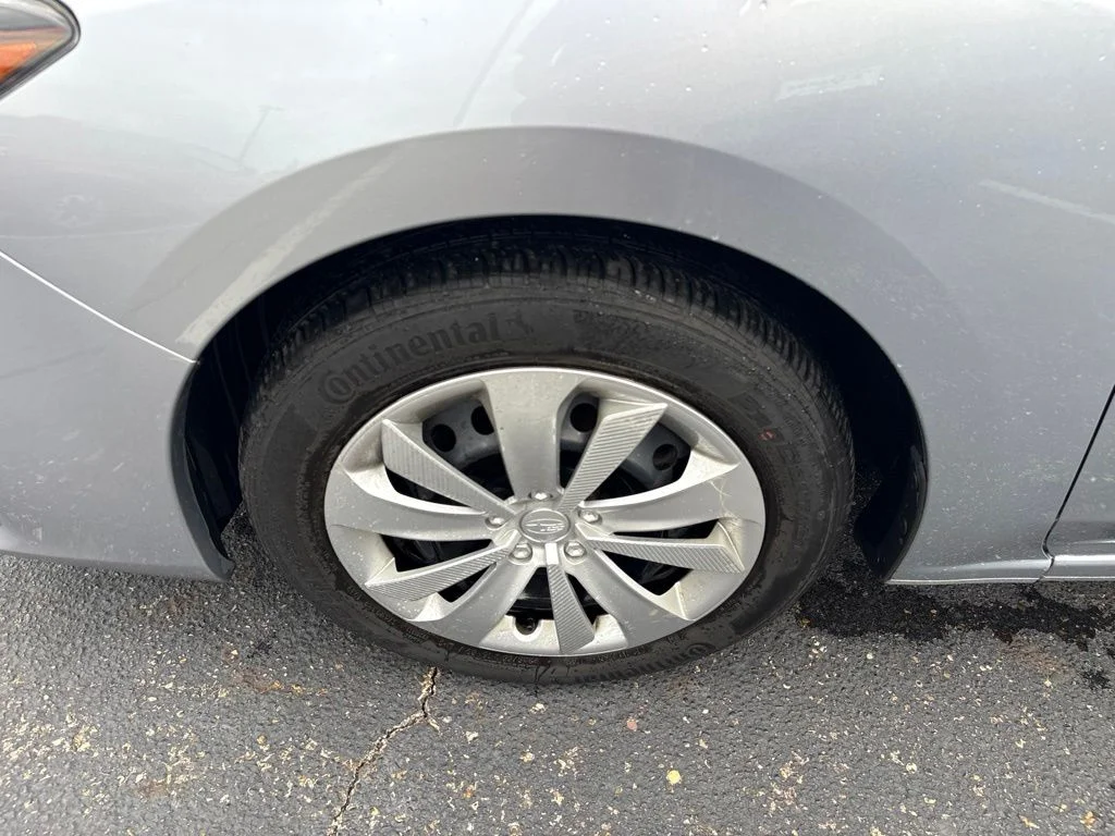 Used 2019 Silver Subaru 2.0i image 7