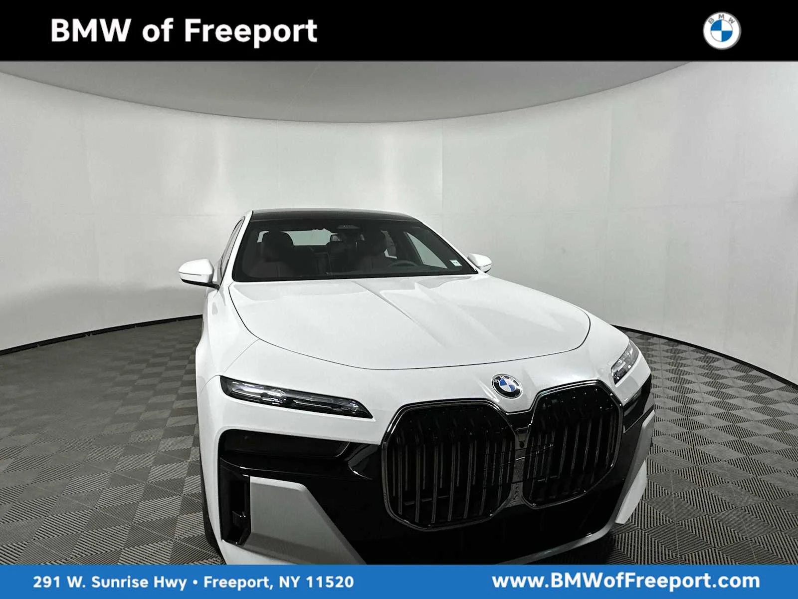 2026 BMW 7 Series 740i xDrive Sedan's photo