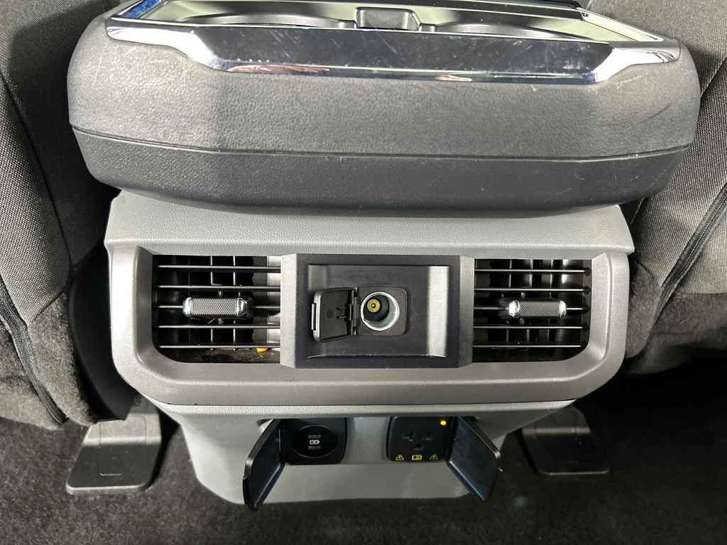 Used 2024 Blue Ford XLT image 19