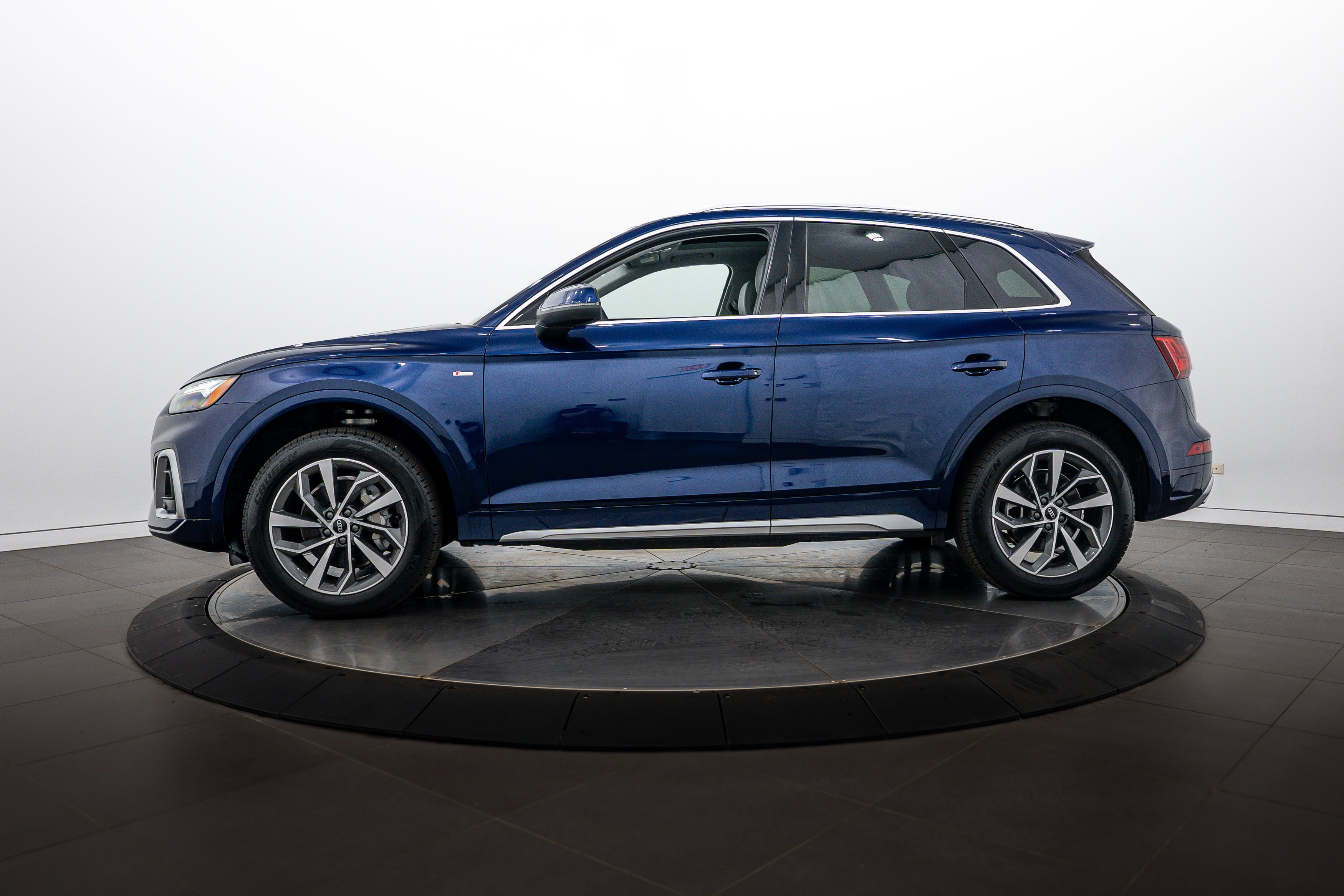 Certified Used 2023 Navarra Blue Metallic Audi S line Premium image 6