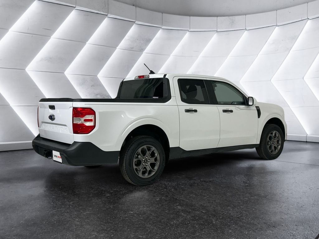 Used 2022 White Ford XLT image 4