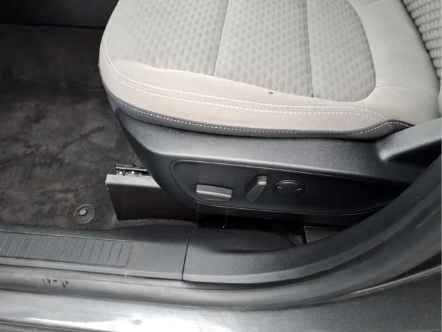 Used 2020 Gray Ford SE image 21
