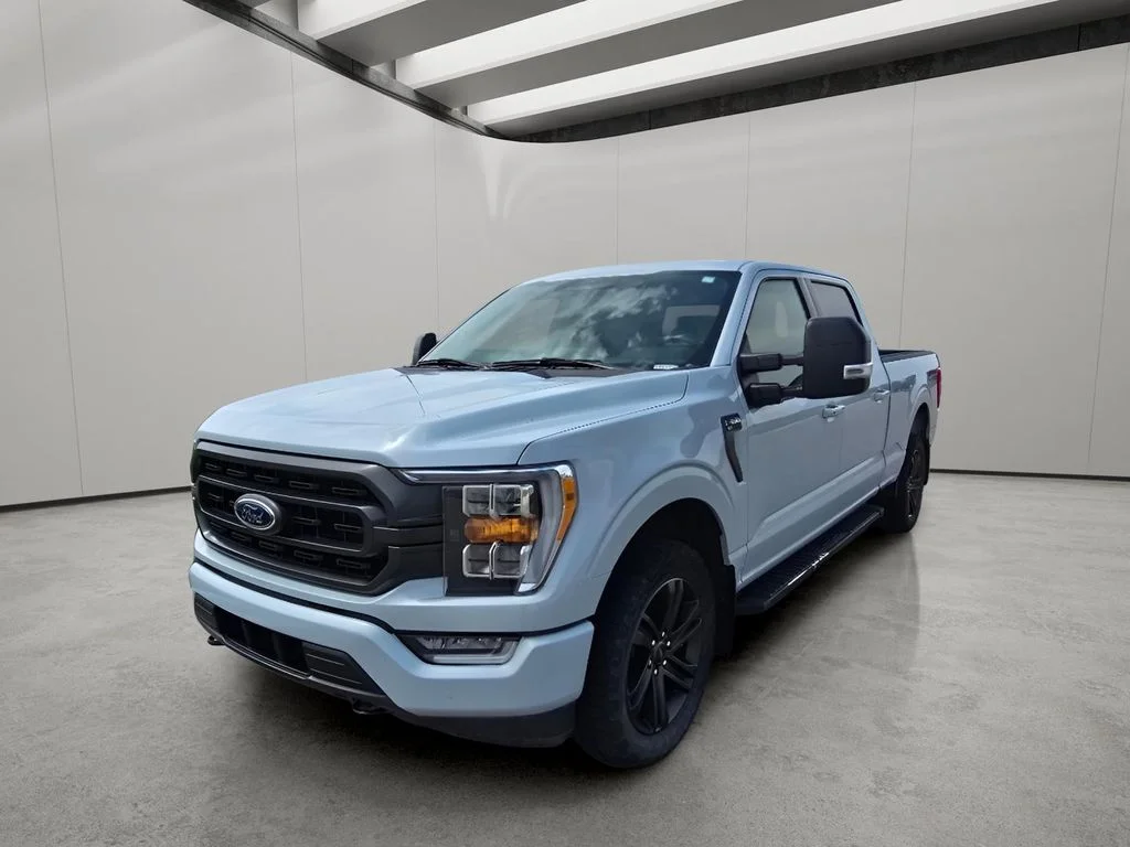 Used 2022 SPACE WHITE METALLIC Ford XLT image 1
