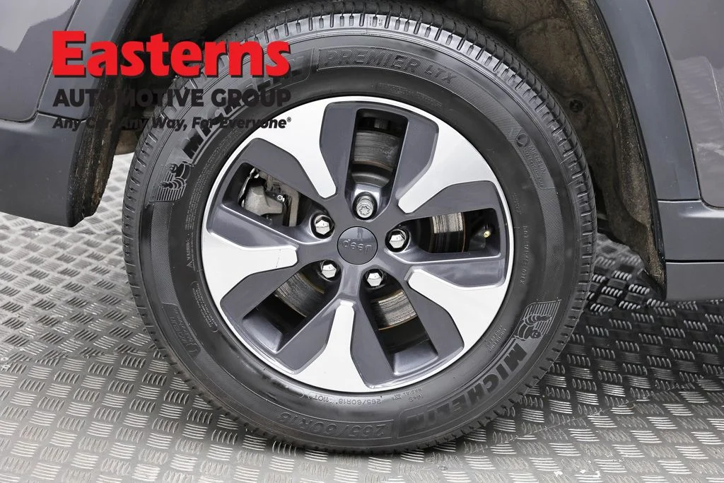 Used 2022 Gray Jeep 4xe image 33