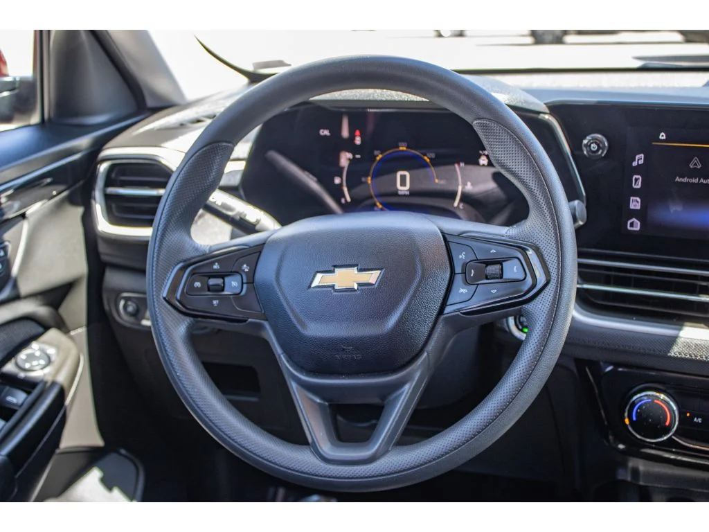 Used 2025 Crimson Metallic Chevrolet LT image 33