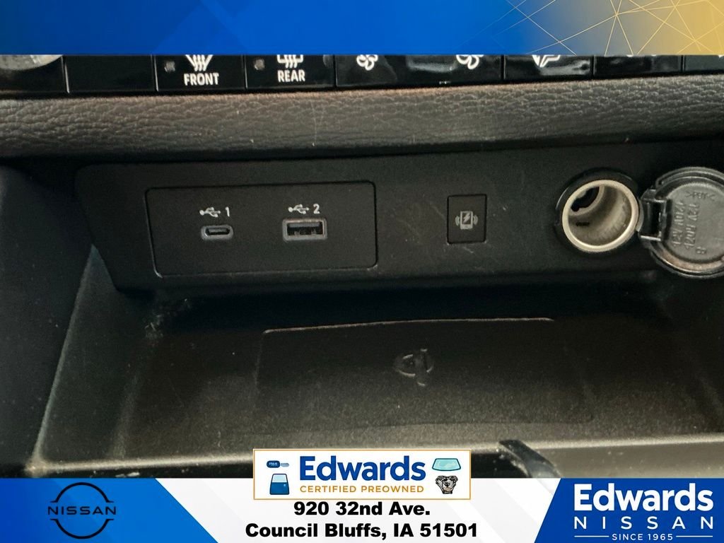 Used 2022 Blue Mitsubishi SE image 30