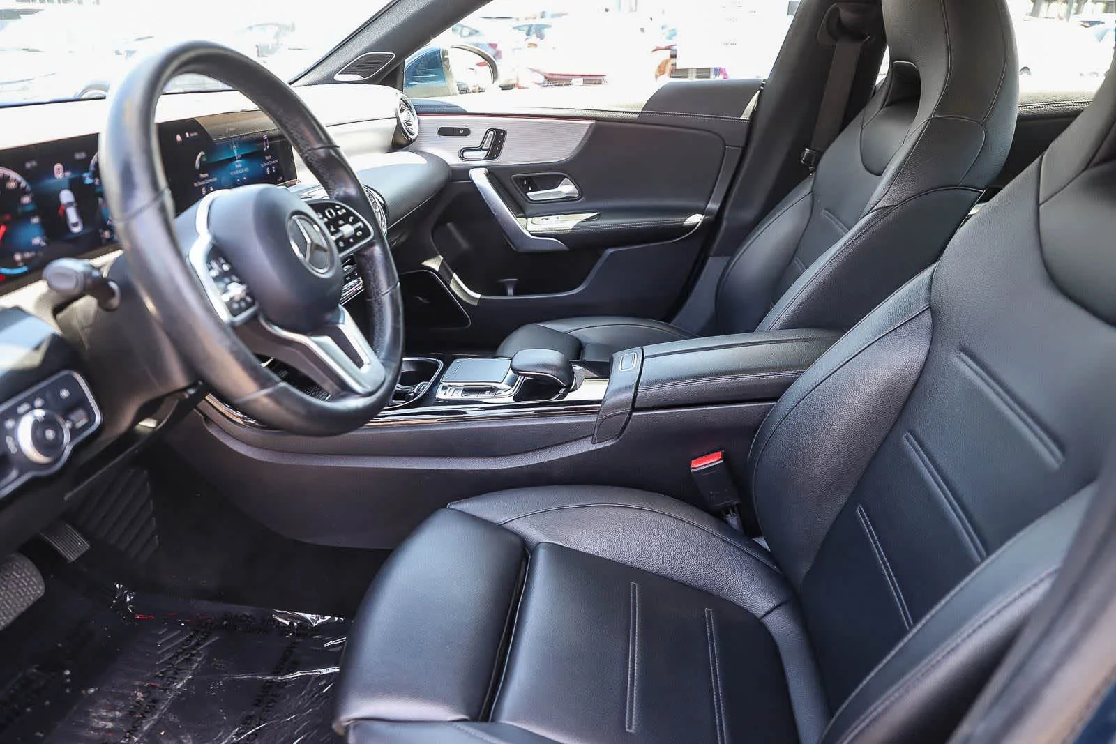 Used 2020 Denim Blue Metallic Mercedes-Benz CLA 250 image 18