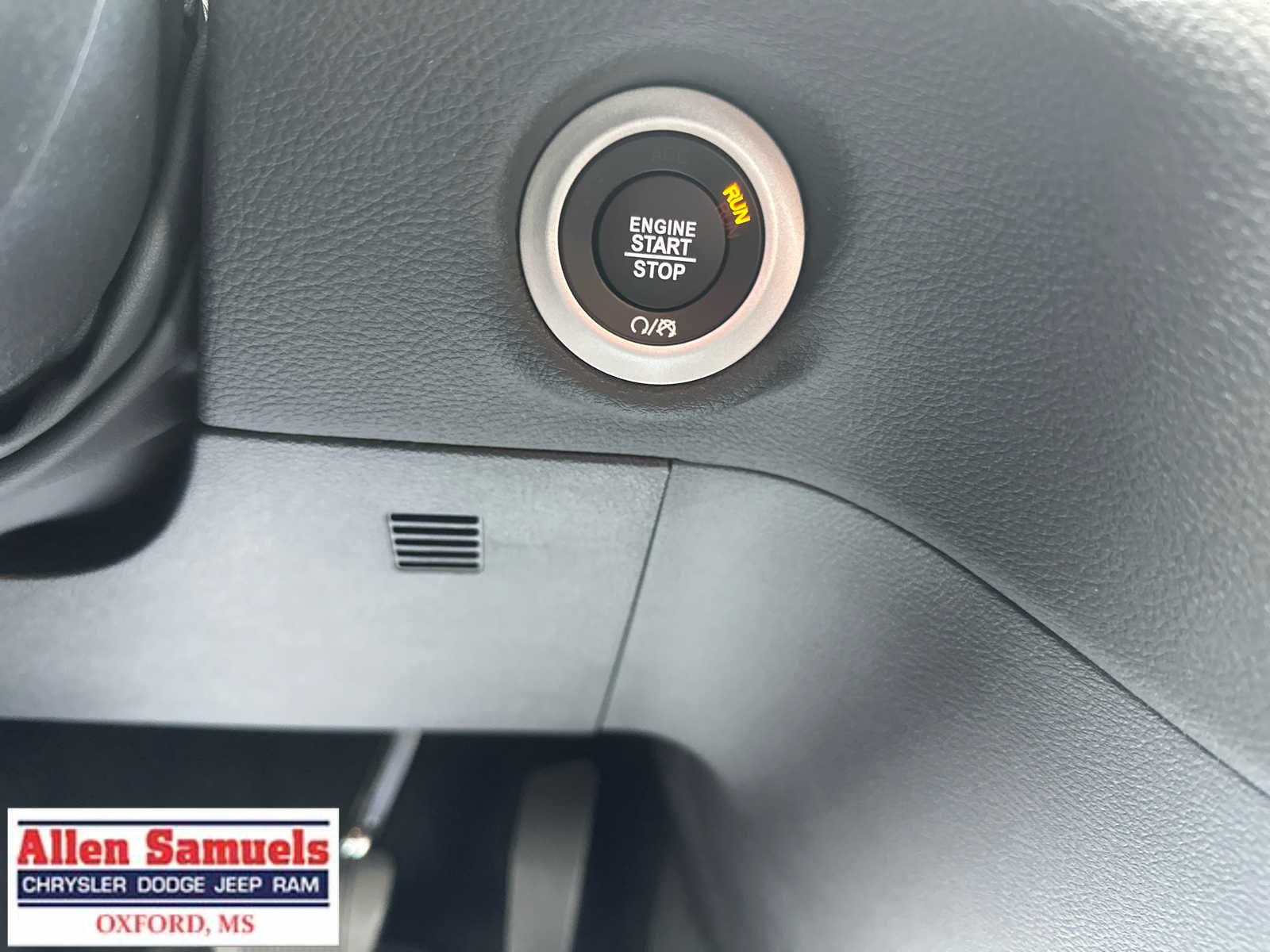 2026 Chrysler Pacifica Select - Photo 18