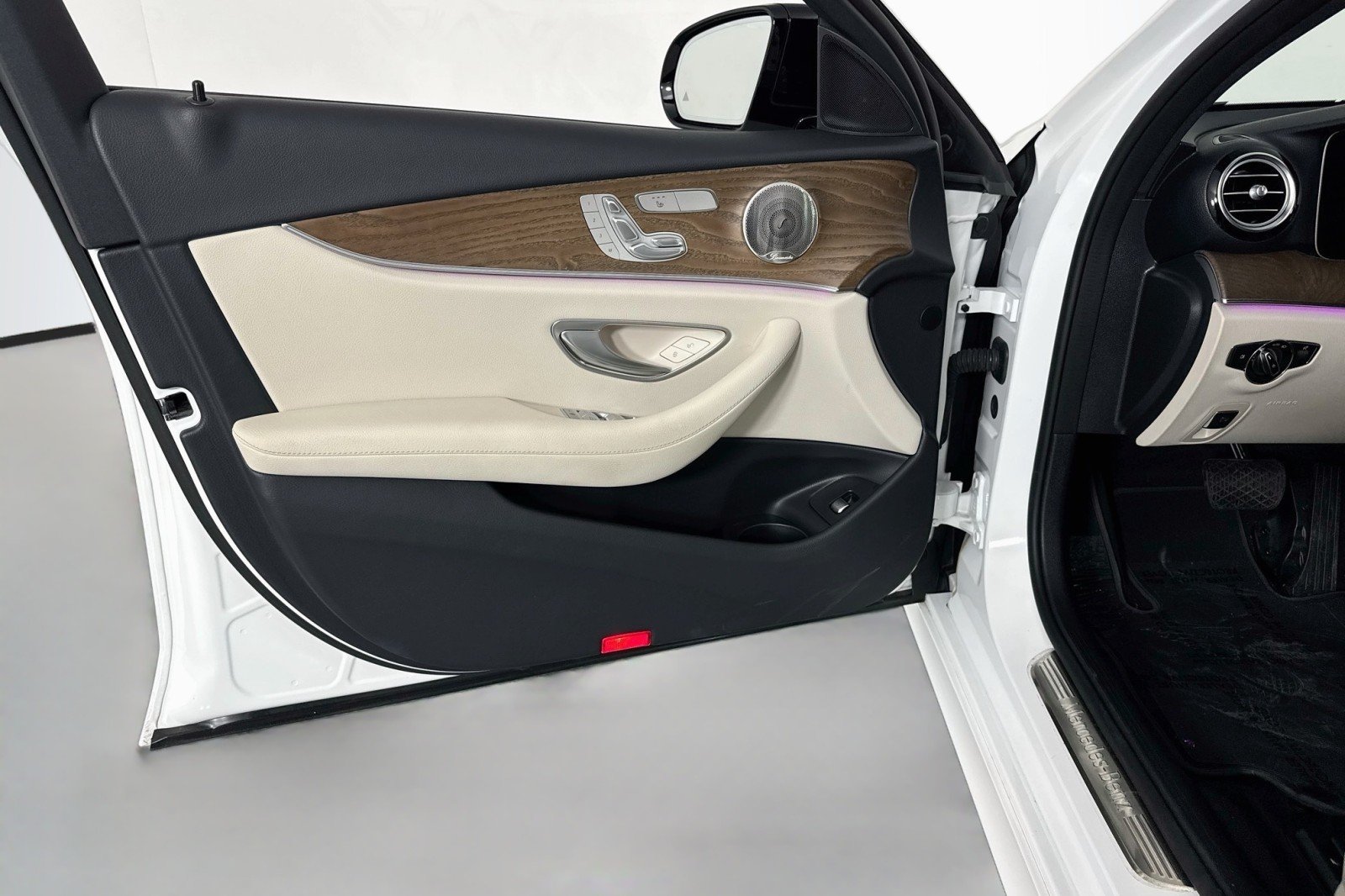 Certified Used 2023 Polar White Mercedes-Benz E 450 image 24