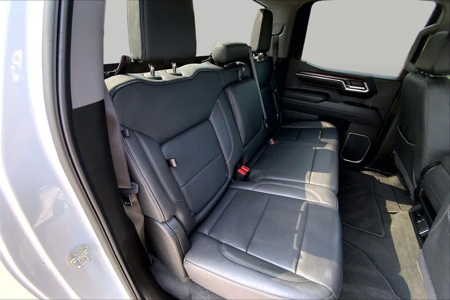2025 GMC Sierra 1500 SLT - Photo 19