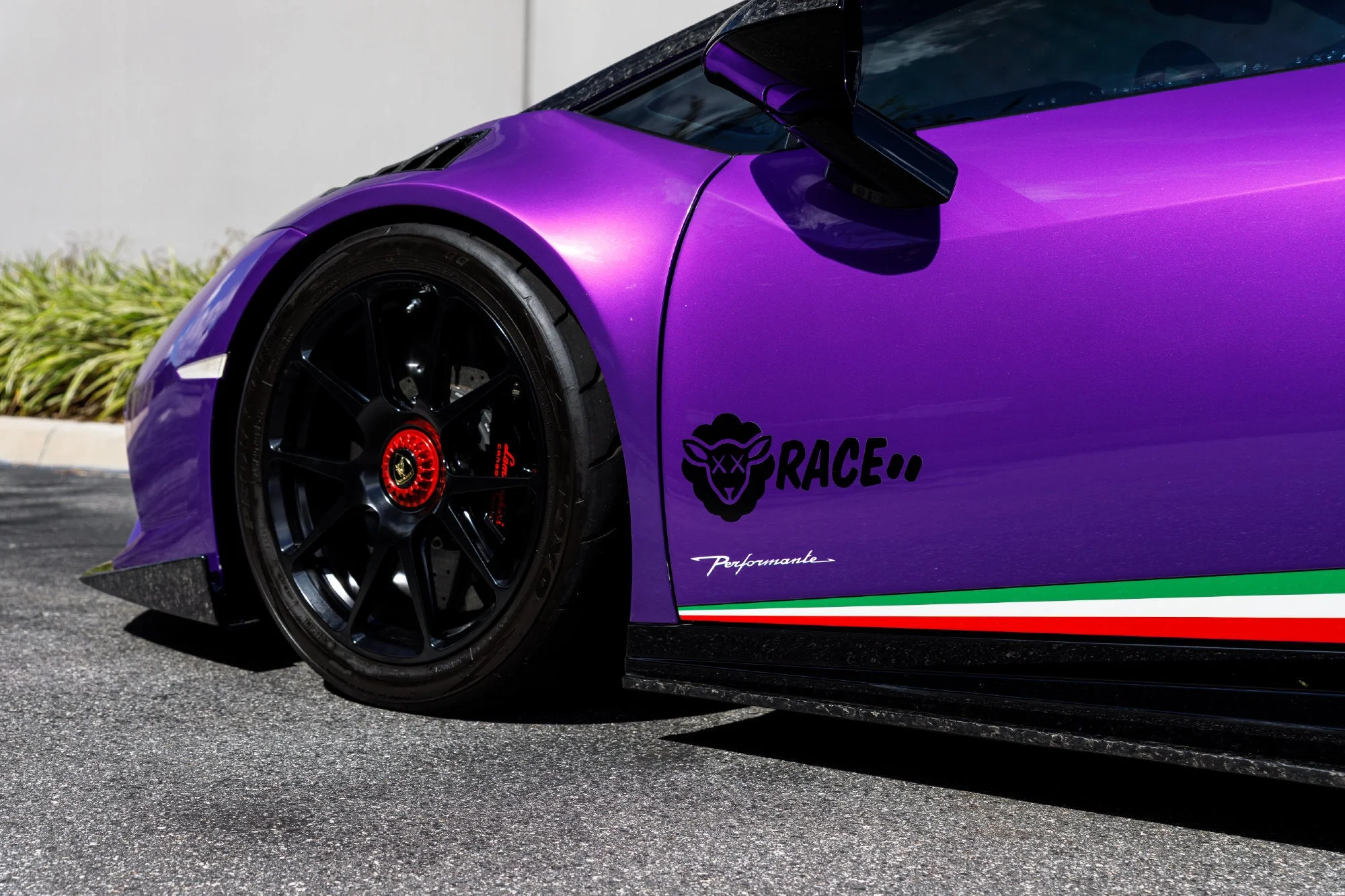 Used 2018  Lamborghini Performante image 16