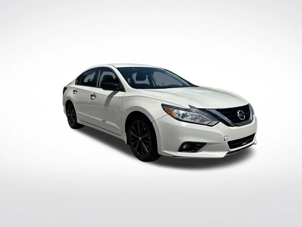Used 2017 Nissan Altima SR with VIN 1N4AL3AP2HC185676 for sale in Fort Pierce, FL