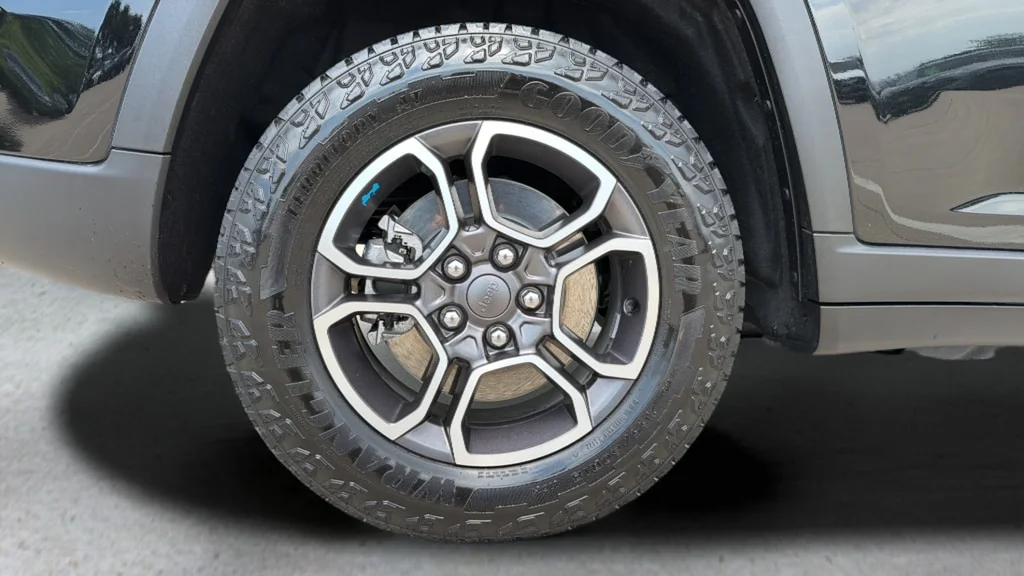 Used 2022 Diamond Black Crystal Pearlcoat Jeep Trailhawk 4xe image 13
