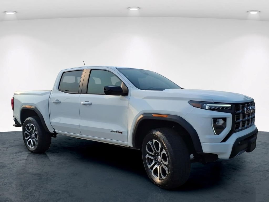Used 2023 White GMC AT4 image 5