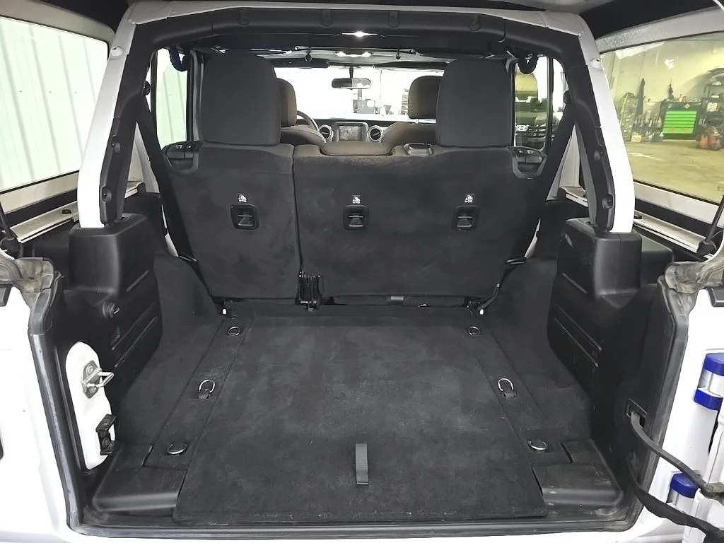 Used 2019 White Jeep Unlimited Sport S image 11