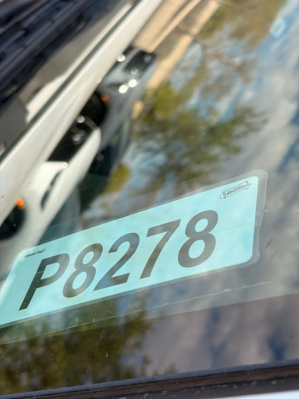 Used 2025 Summit White GMC AT4 image 33