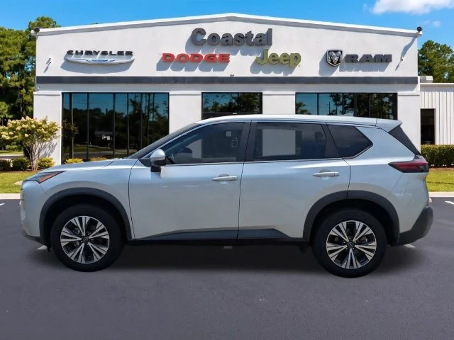 Used 2023 Gray Nissan SV image 7