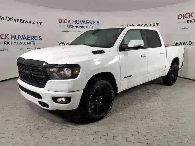 2020 RAM 1500 Big Horn/Lone Star 4x4 Crew Cab 5'7's photo