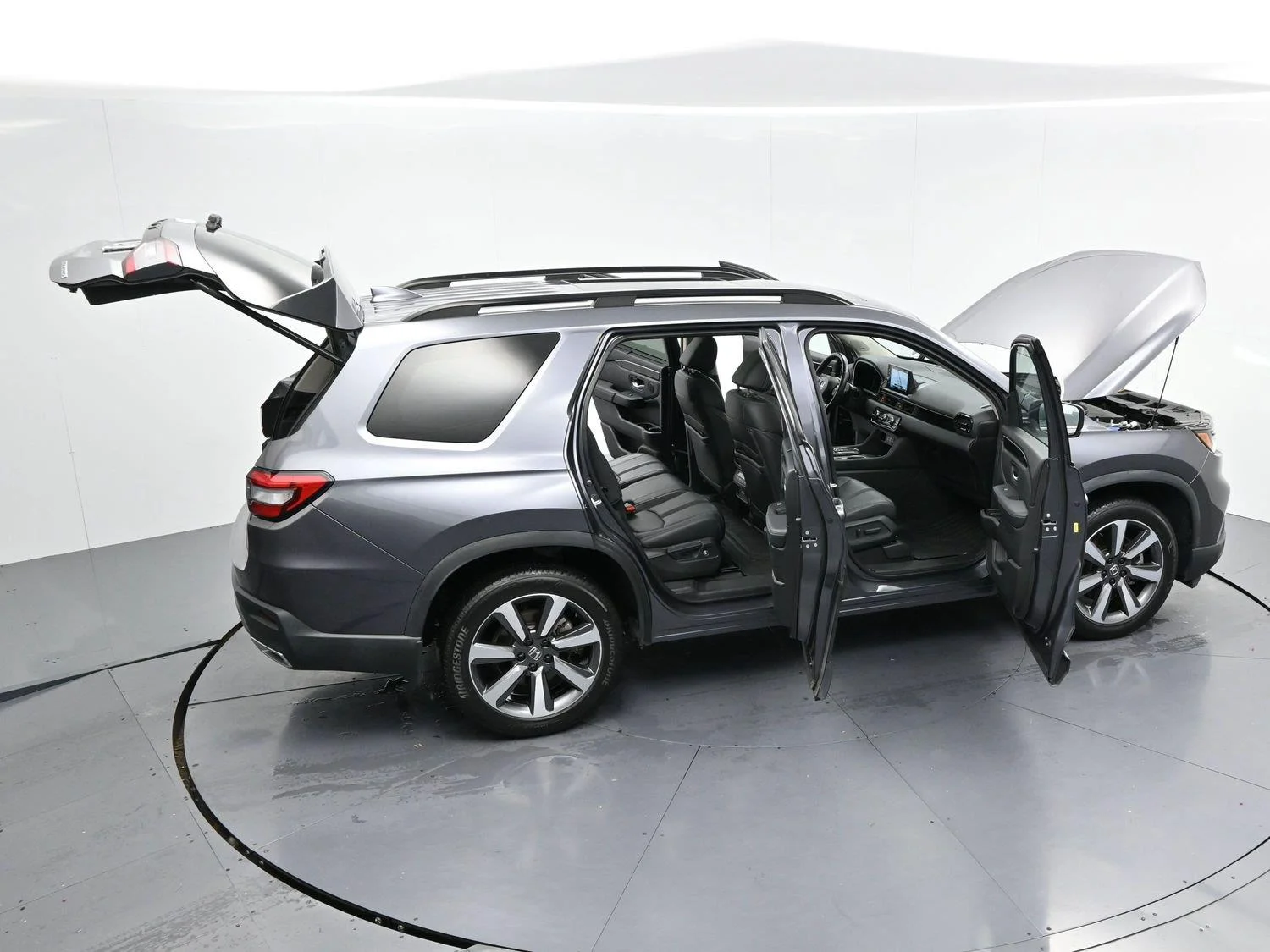 Used 2024 Modern Steel Metallic Honda Touring image 45