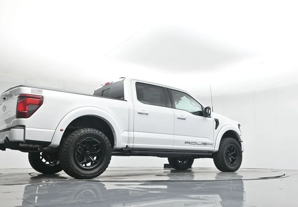 New 2025 Oxford White Ford XLT image 52