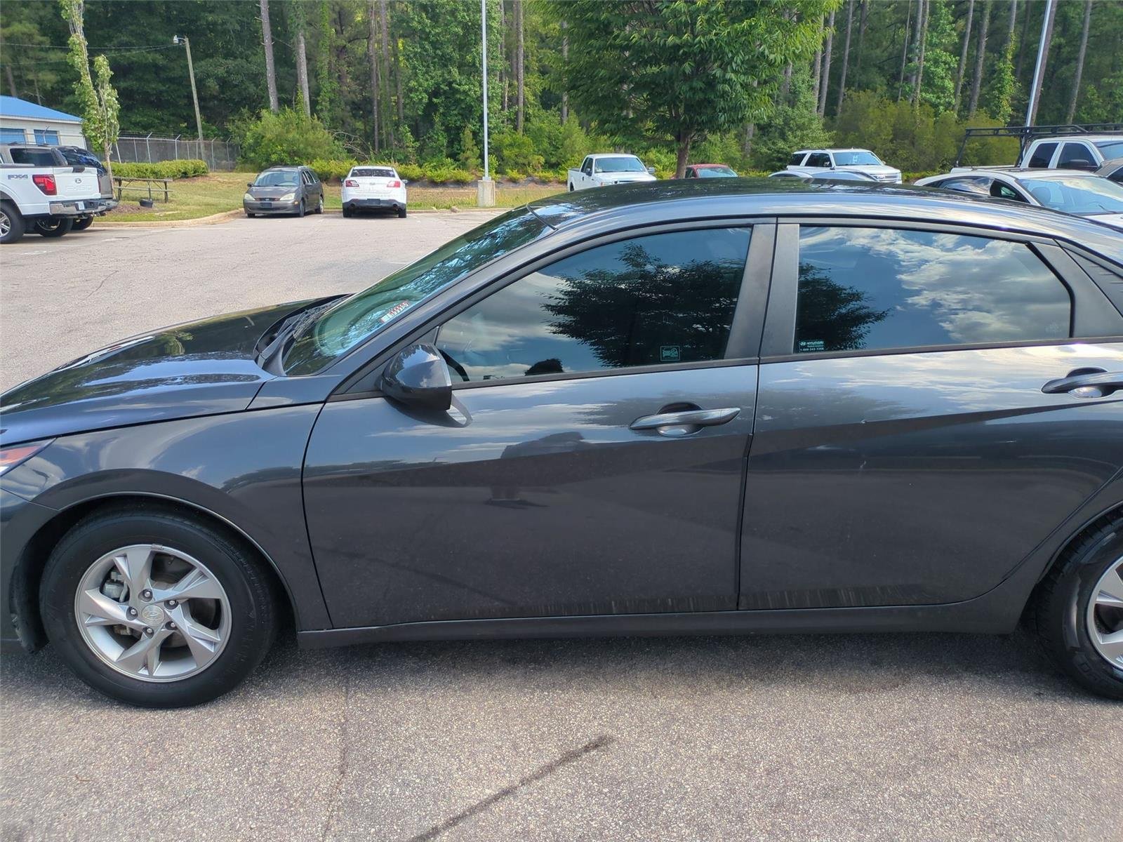 Used 2021 Fluid Metal Hyundai SE image 15