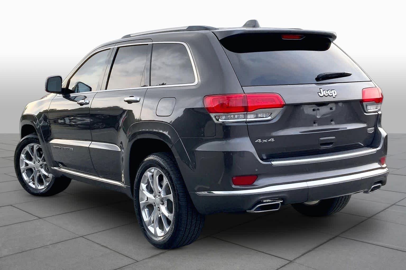 Used 2020 Granite Crystal Metallic Clearcoat Jeep Summit image 12