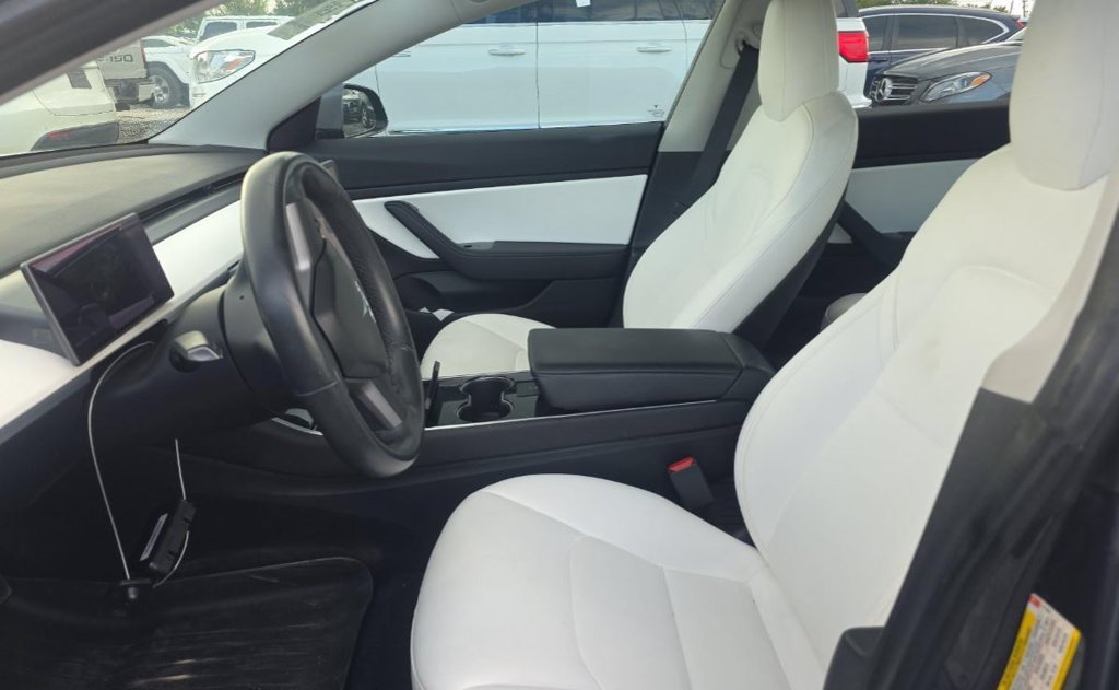 Used 2018 Silver Tesla Long Range image 5