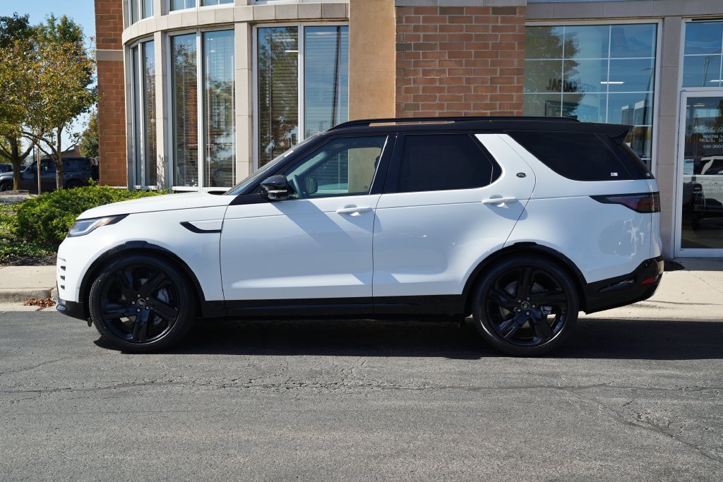 New 2026 Fuji White Land Rover Dynamic SE image 2