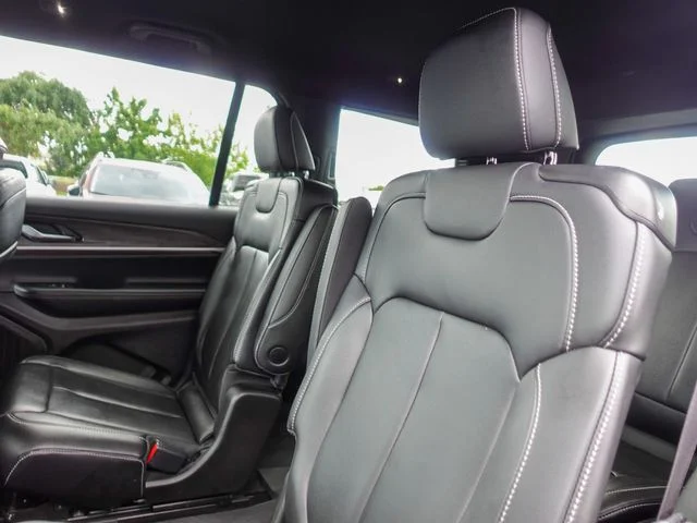 Used 2025 White Jeep Limited image 24