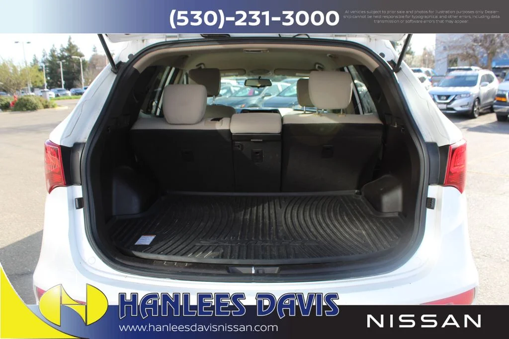 Used 2017 White Hyundai 2.4 Base image 10