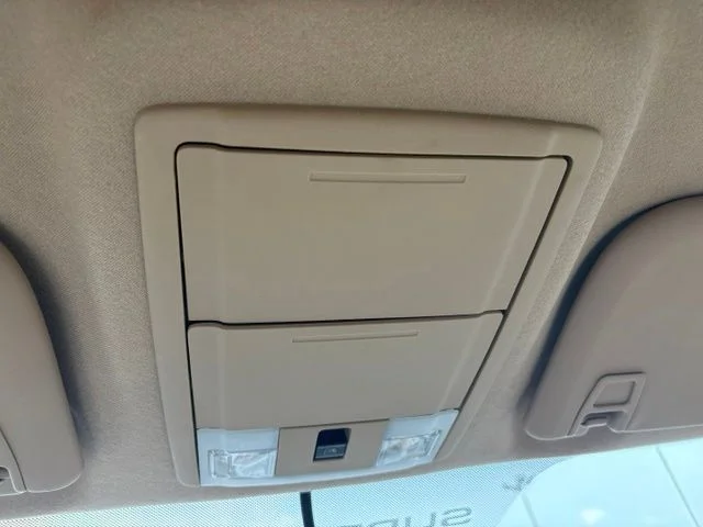 Used 2011  Ford Lariat image 16