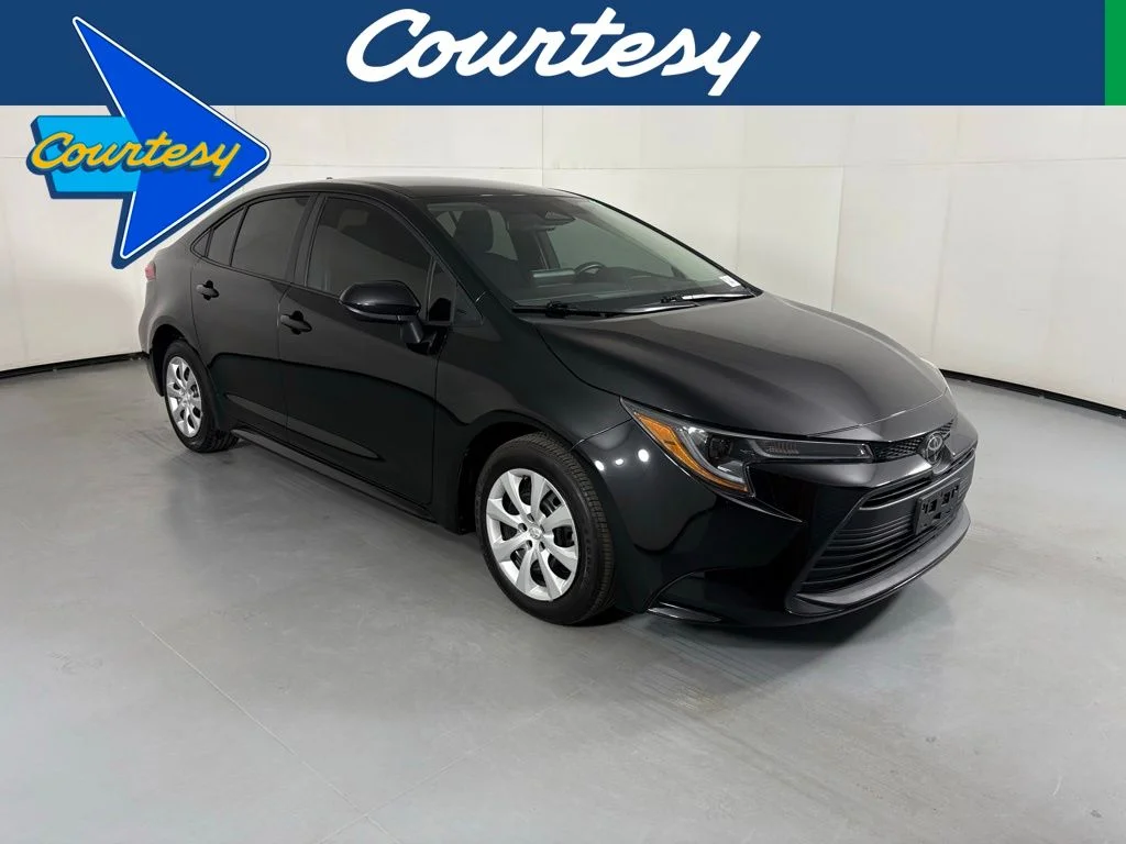 2025 Toyota Corolla LE CVT's photo