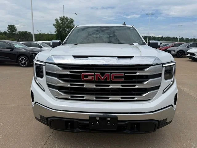 2026 GMC Sierra 1500 SLE - Photo 9