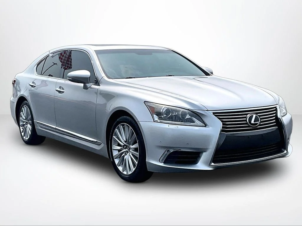 Used 2014 Silver Lexus 460 image 12