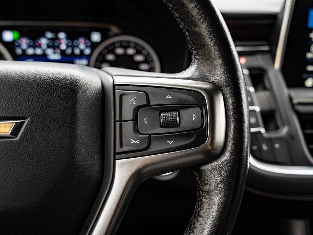 Used 2021 Iridescent Pearl Tricoat Chevrolet Premier image 31