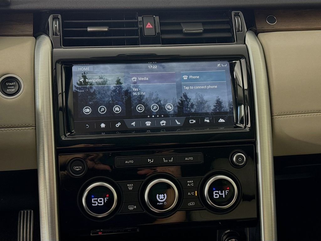 Used 2018 White Land Rover HSE image 16