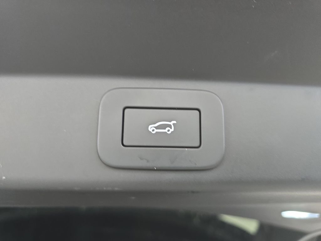 Used 2024 Fuji White Land Rover SE image 26