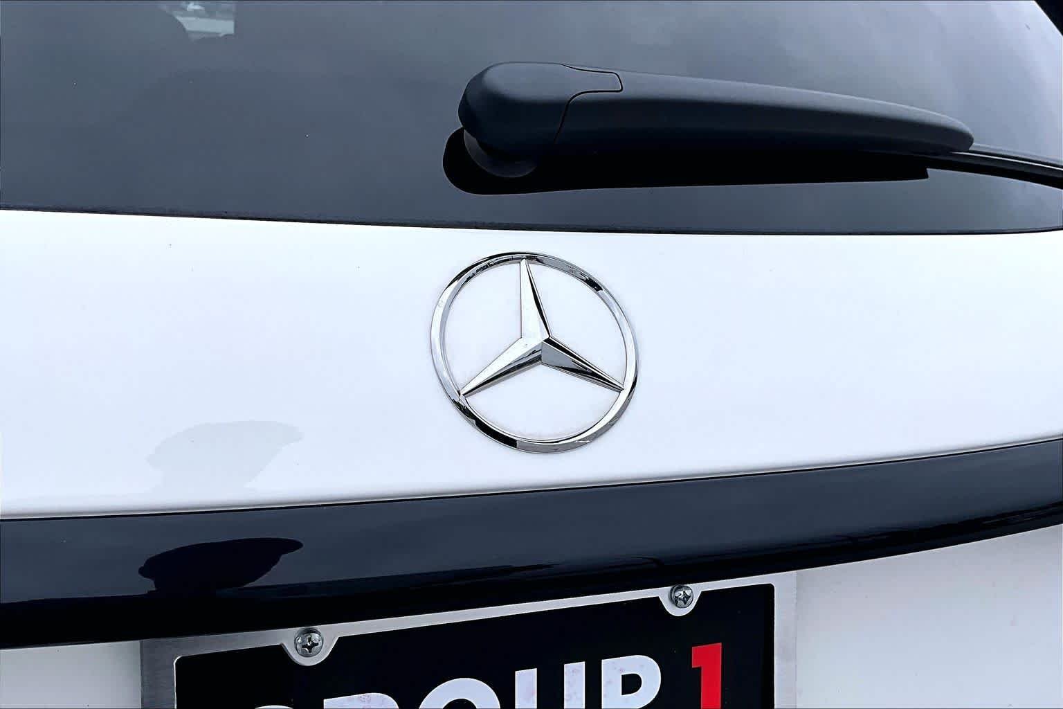 Used 2026 Polar White Mercedes-Benz GLC 300 image 31