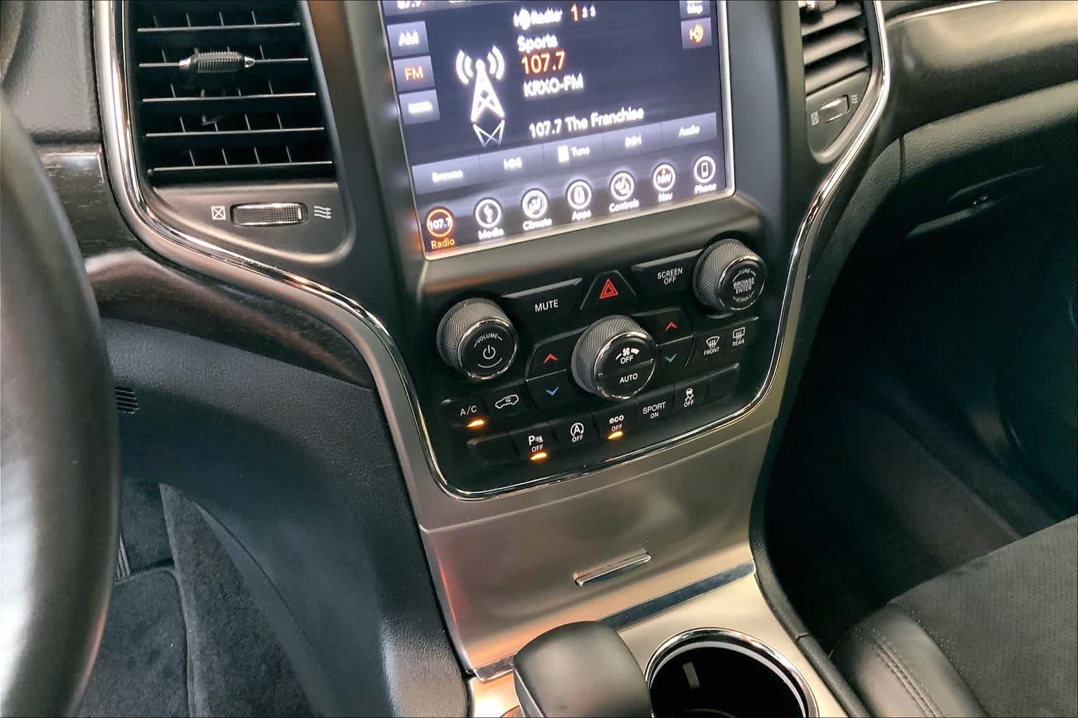 Used 2018 Bright White Clearcoat Jeep Altitude image 31