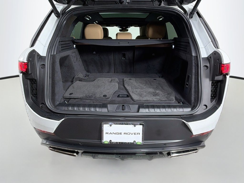 Certified Used 2025 White Land Rover SE image 28