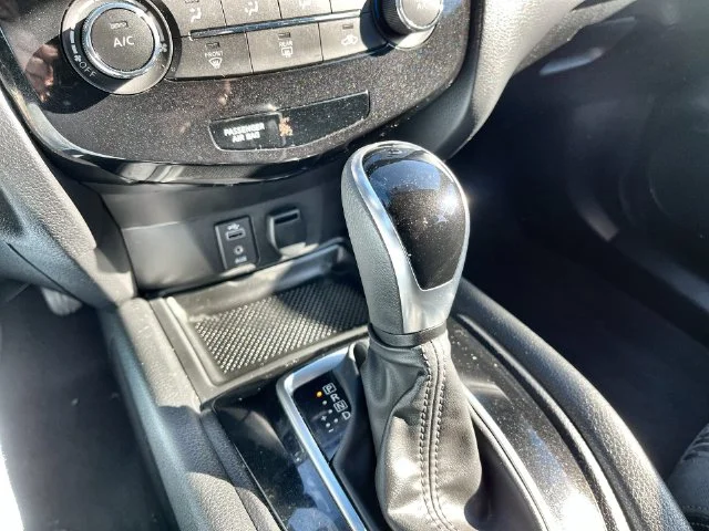 Used 2017 White Nissan S image 29